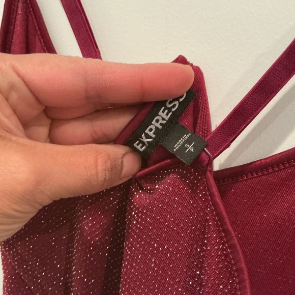 Express Sparkle Glitter Cami Top Burgundy V Neck Adjustable Straps Size Small - Picture 4 of 4